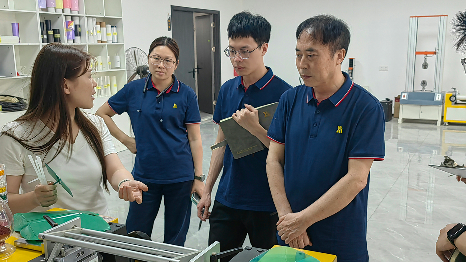 廣東錫華機械啟動開煉機操作精英培訓 助力橡膠塑料行業技術升級